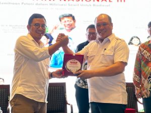 H.RUKSAMIN JADI NARA SUMBER DI REMBUG TANI NASIONAL PETANI KELAPA SAWIT INDONESIA