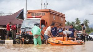 PEMDA KONUT GERAK CEPAT ATASI DAMPAK BANJIR DIBEBERAPA TITIK DI KEC. ANDOWIA