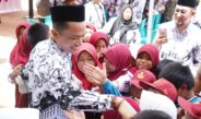 BUPATI KONAWE UTARA RESMIKAN PROGRAM DIGITALISASI DAN JARINGAN PLTS DI SDN 5 ASERA, LANJUTKAN PEMERATAAN PENDIDIKAN KE SELURUH SD SE-KONAWE UTARA