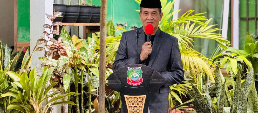 TUNTASKAN RANGKAIAN SAFARI RAMADHAN DI LANGGIKIMA, WAKIL BUPATI KONAWE UTARA SALURKAN BANTUAN SEMBAKO