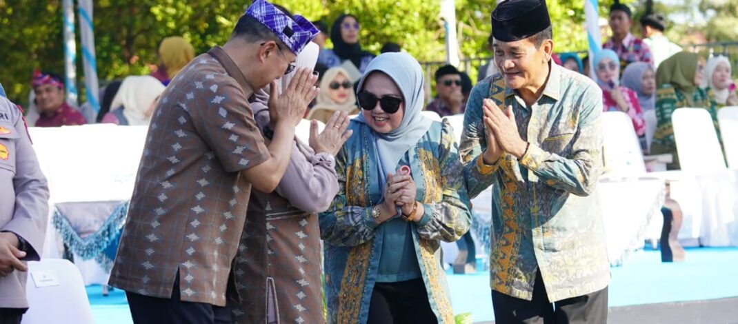 WUJUDKAN SULTRA SEJAHTERA, PEMKAB KONUT SEMARAKKAN PAWAI BUDAYA DAN PAMERAN DI HUT SULTRA KE-62