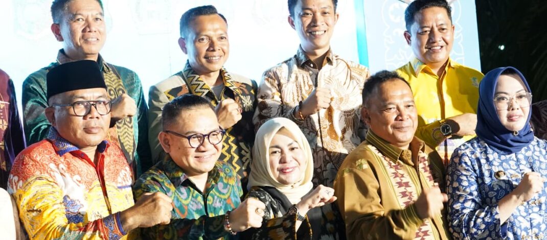 KAWAL SINKRONISASI PROGRAM 2027, BUPATI KONUT HADIRI GALA DINNER MUSREMBANG RKPD SULTRA DI KOLAKA
